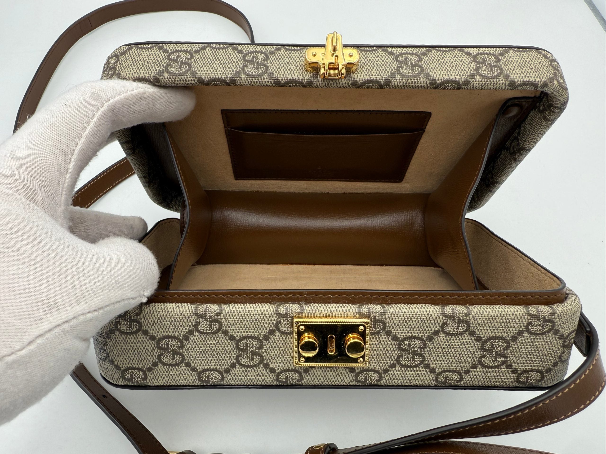 GUCCI TRUNK GG Supreme Trunk
